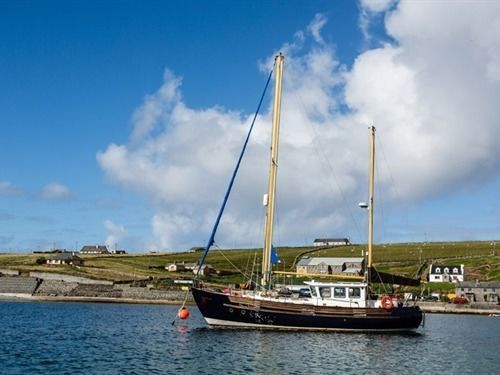 The Beach, Days Bar And B&B Inishbofin Exterior foto